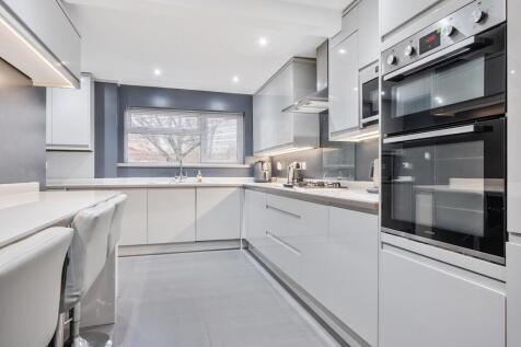 1392936-5-6940223065a46