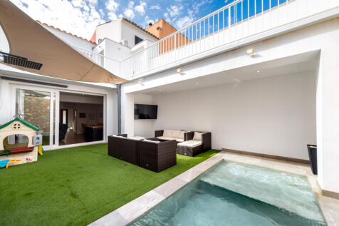 Refurbished village house with plunge-Pool in Alaró