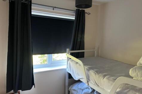 Bed 3.jpg