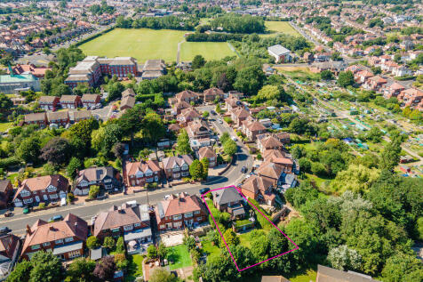 Distant rear aerial
