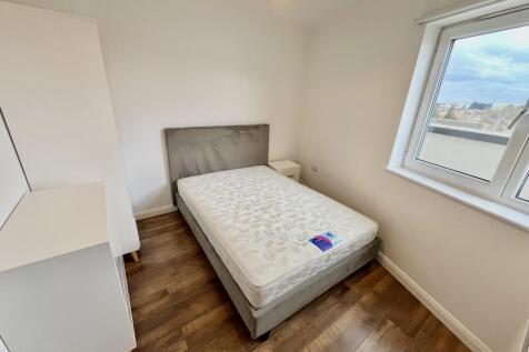 Lyons Way, Stoke Road photo 5