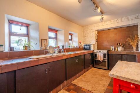 OPEN PLAN LIVING AREA