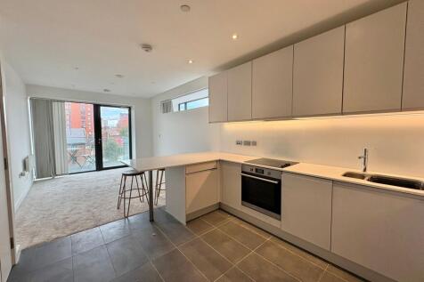 KITCHEN LIVING