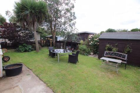 Rear garden photo 2