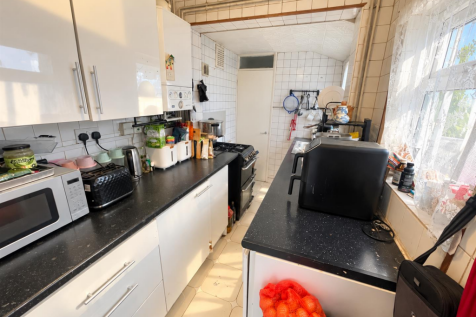 Kitchen 3.png