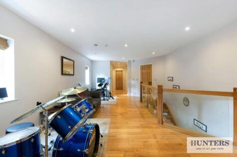 96880_Greenacres-Esholt-Avenue-Guiseley (30) - Cop