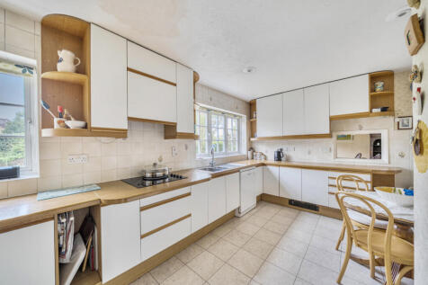 1350012-3-68c8280...