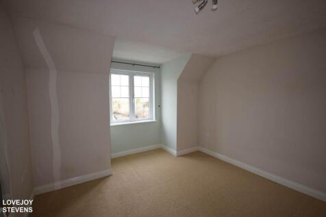 Gould Close, Newbury, RG14 photo 5