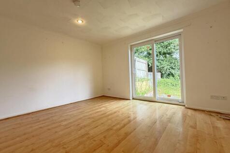 Westbury Close 72 - Living Room.JPEG