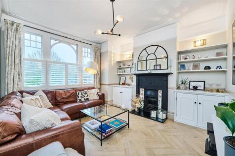 London, SW14 - property photo