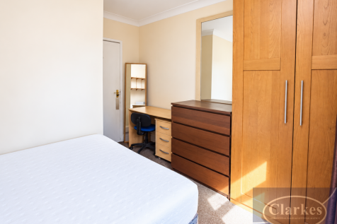 Sedgley Road, Winton photo 5