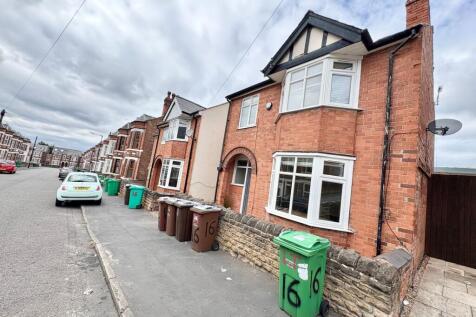 5-bed detached on Johnson Road, Lenton, £2,925/mo