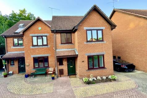 Hook, RG27 - property photo