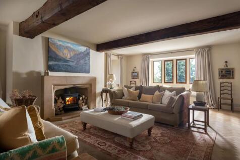 43 - High Barn - GL6 0QA - Web.jpg