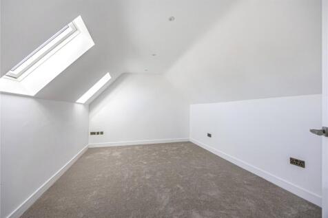 Bedroom/ Study