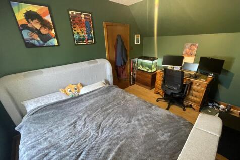 Bedroom 1b.JPG