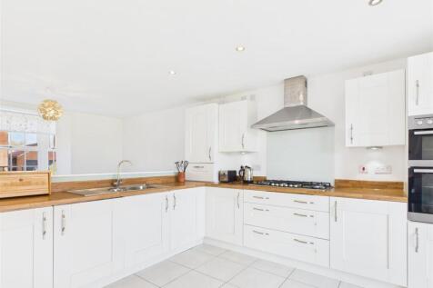 OPEN PLAN KITCHEN/BREAKFAST ROOM