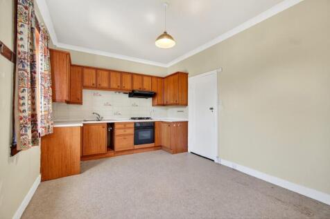 8 blackdales avenue, largs_07.jpg