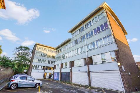 22 Ryan Court, Baldry Gardens, Streatham, London SW16 3PJ