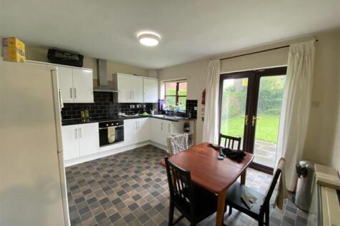 Greton Close, Longsight, £135pppw photo 3