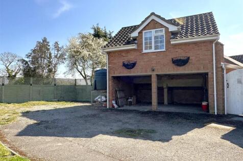 Detached Annexe With Double Garage 559