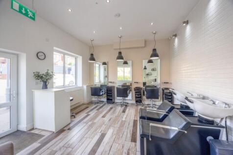 Hairdresser / Barber Shop to rent Image 5