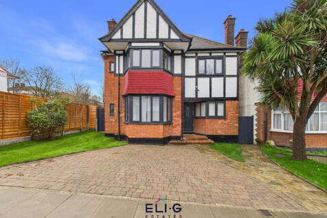 4 bed, fully refurbished, detached house for sale