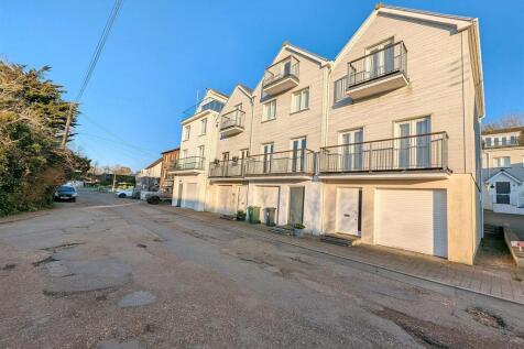 Front of 3 Harbour View