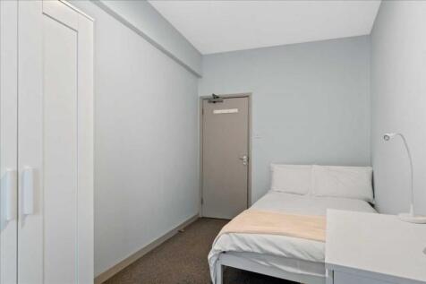Bedroom 2 (2).jpg