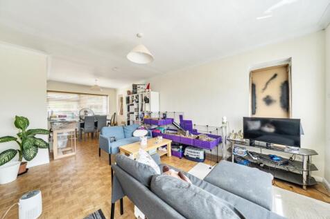 Sitting / Dining Room
