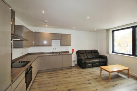 Uxbridge Road, West Ealing, London, W13 photo 3