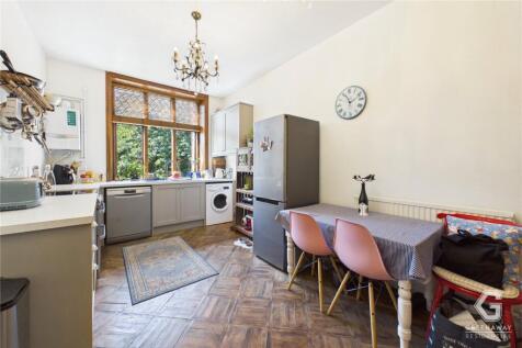 Martyns Place, Fairfield Road, East Grinstead, West Sussex, RH19 photo 4