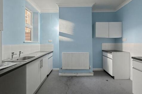 Ground Floor Flat, 18 Bingley Road, London, E16 3JR