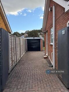 Southern Avenue, Ferndown, BH22 photo 3