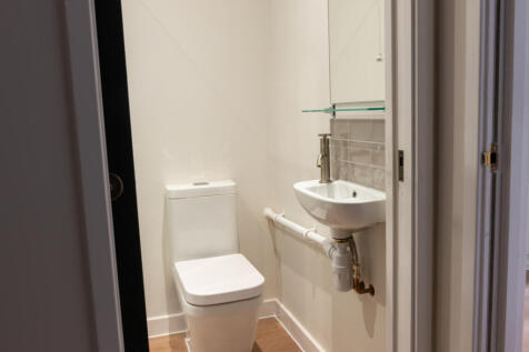 18 Queens Crescent, Exeter, EX4 photo 3