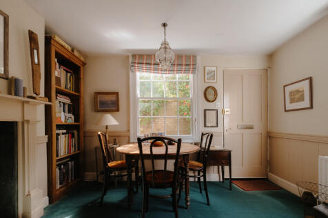 Croft-Hastings-RosemaryCottage-Interior-35