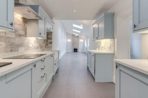 London, SE22 - property photo