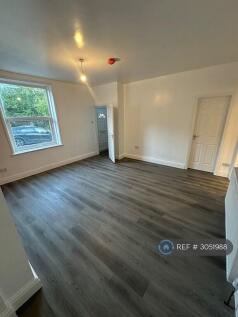 Deighton Road, Huddersfield, HD2 photo 4