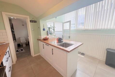 Field Road, Bloxwich, WS3 photo 5