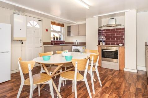 20 Burchett Grove, Woodhouse, Leeds, LS6 2JA photo 3