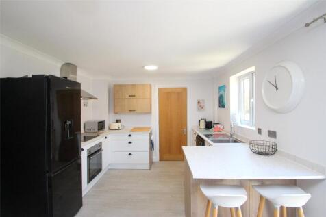 Barton Drive, Hamble, Southampton, Hampshire, SO31 photo 3
