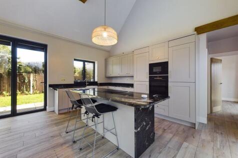 Woodmansterne Street, Banstead photo 3