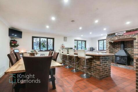 Kitchen / Dining