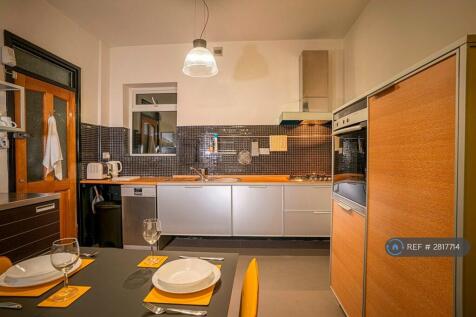 Kitchen Oven, Freezer And Fridge