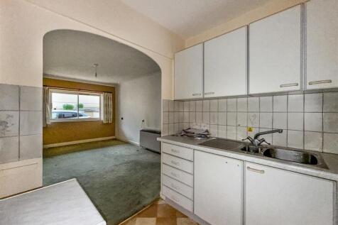 Freehold &amp; Flat 3 Dawes Court, Fisher Street, Paig