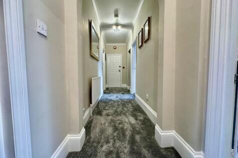 L - Hallway