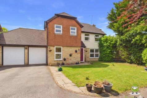 EweMove Estate Agents Basingstoke - Fennel Close