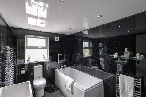 Bathroom (Annexe)