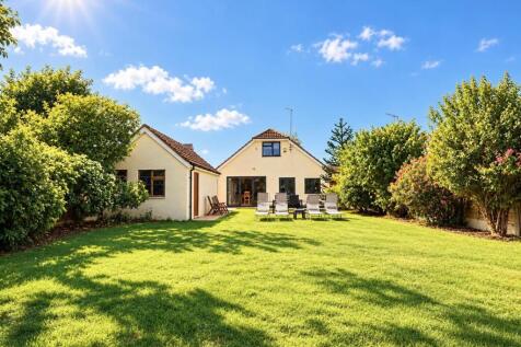 Five Bedroom Detached Chalet Bungalow