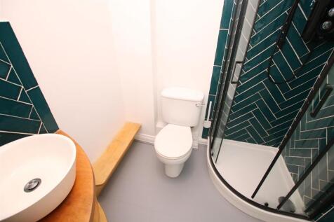 Shower Room.JPG